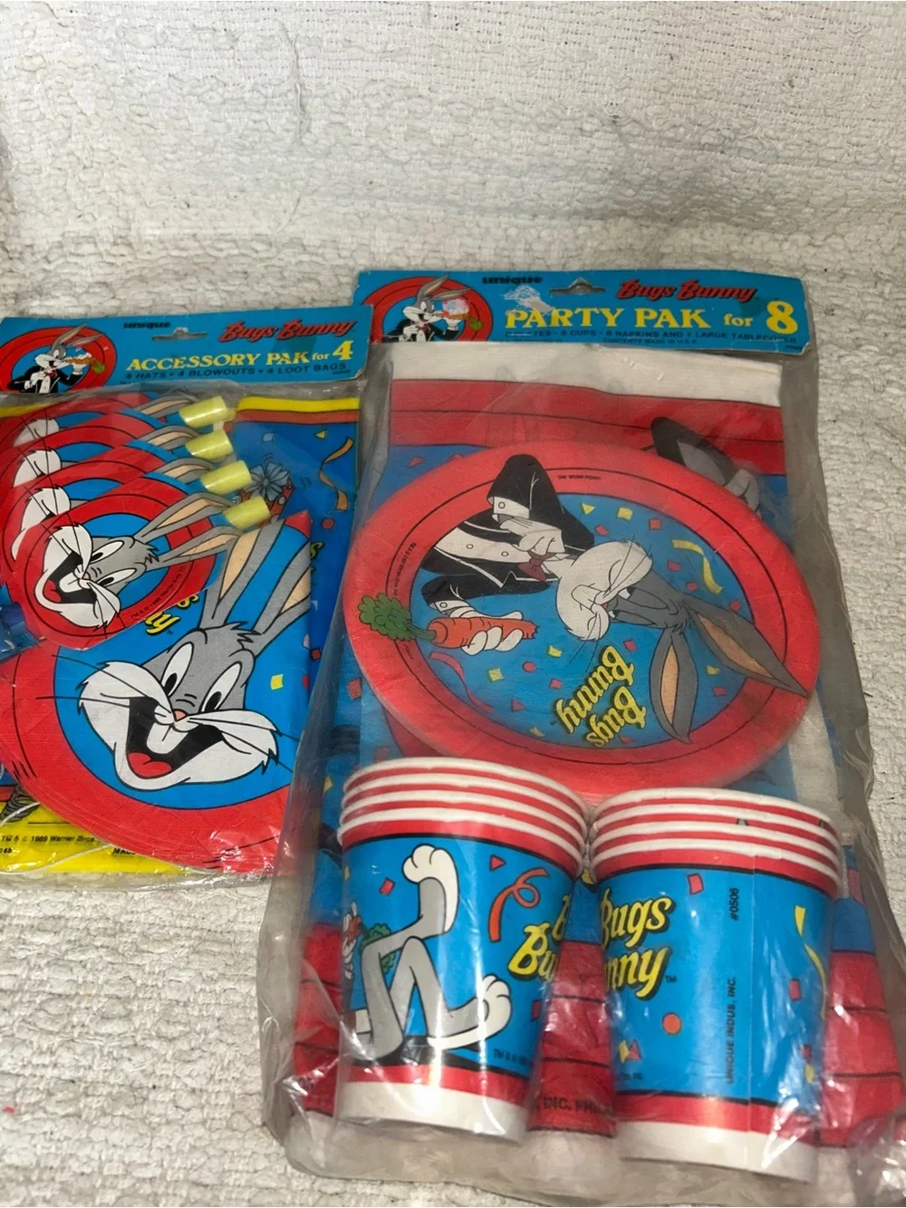Vtg Warner Bros 1989 Bugs Bunny Bday Party Pak for 8 & Accessory Pak for 4 NOS